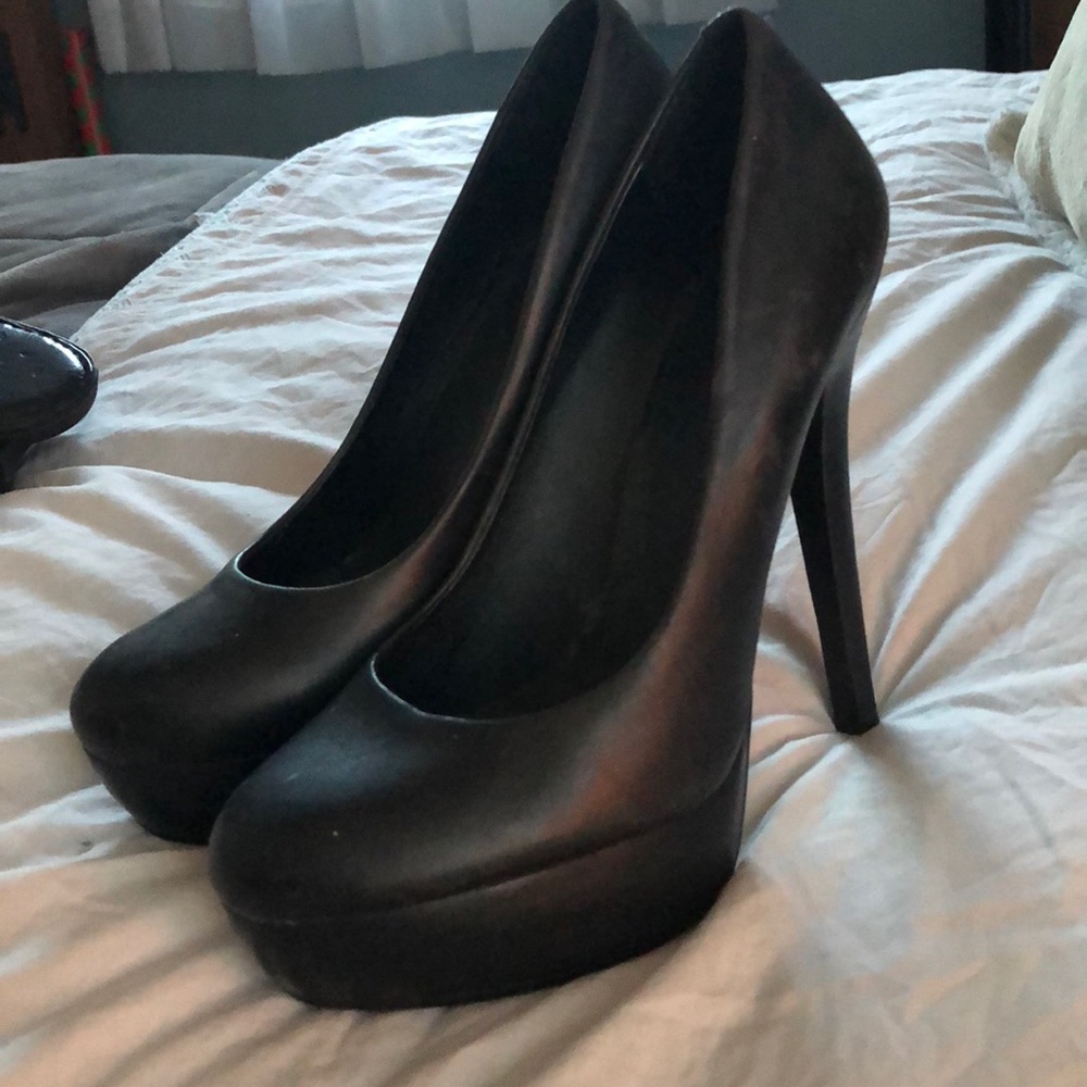 Aldo Black Platform Pumps size 38 Like New!
